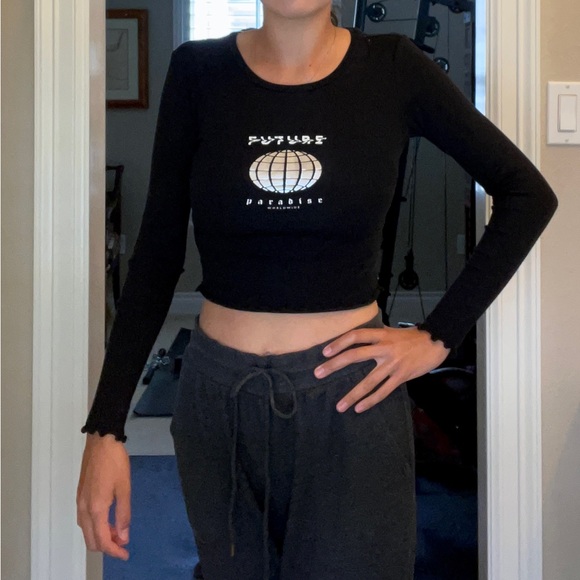 Garage Black Crop Graphic Long-sleeve Shirt - Picture 2 of 6